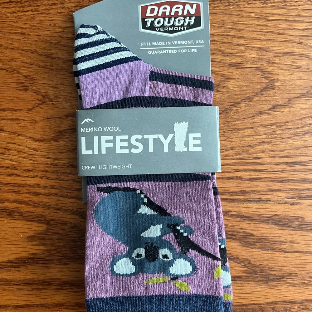 NEW: Darn Tough merino wool crew socks (size 7-9.5)